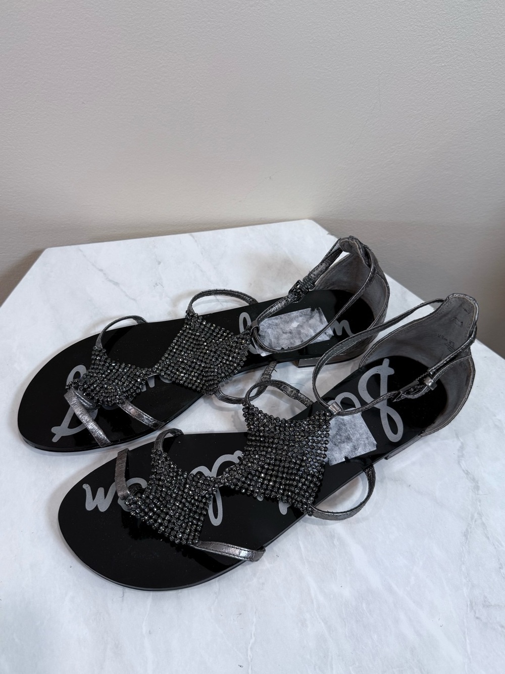 🔥Sam Edelman Women's Black Beaded T-Strap Sandals Size 8.5 EC🔥